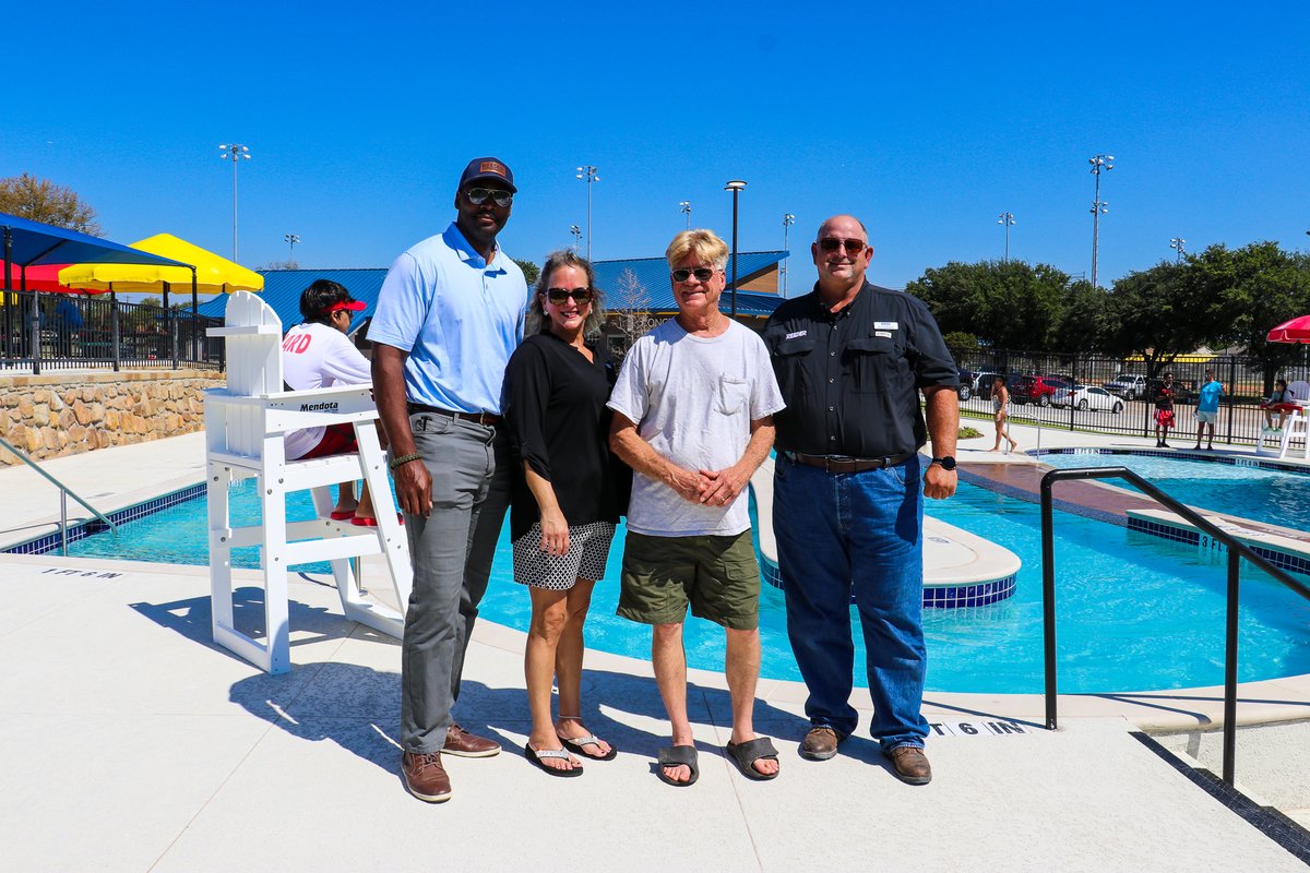 reederconst's tweet photo. What an incredible opening as we joined @desototx & the community to celebrate the completion of the Moseley Pool renovation. New amenities include a lazy river, rock climbing wall, air-conditioned party room, office areas, & more. #BuildingOnPurpose https://t.co/0PzM4sBmDy