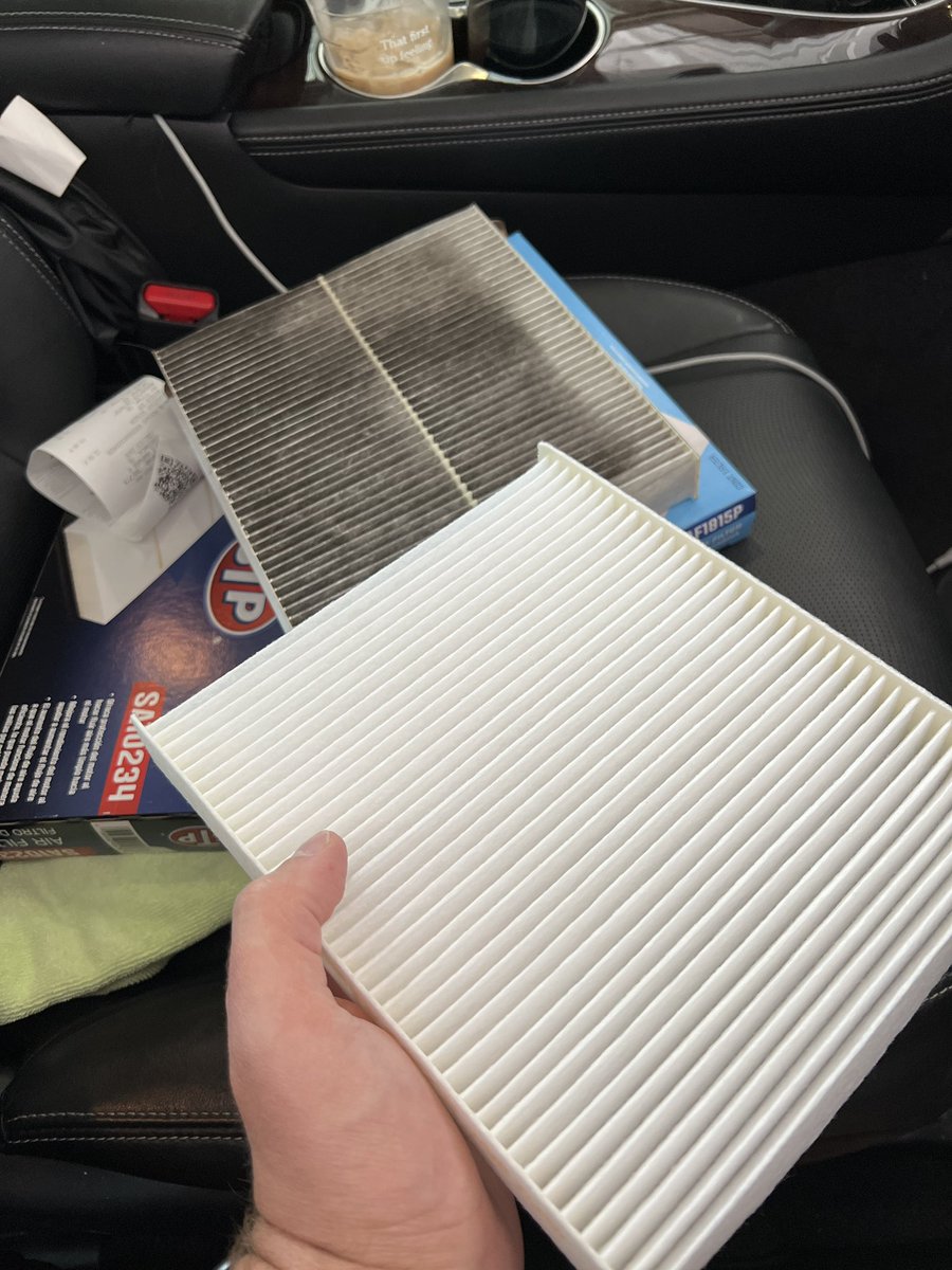 Gridan_'s tweet image. I did adult things and changed a cabin filter 😂😂