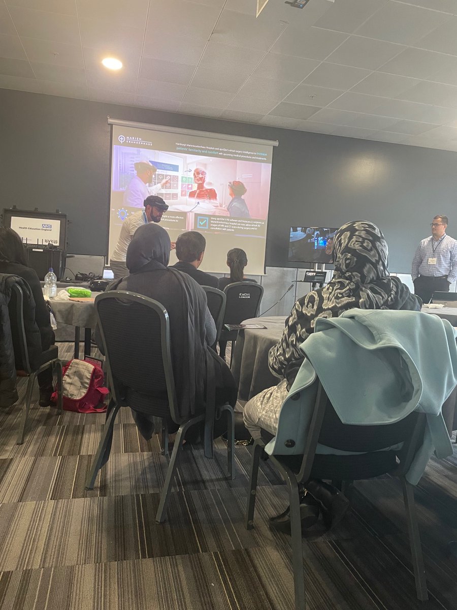 Really interesting discussions over the last two days <a href="/HETTShow/">HETT Show</a>. Particular highlight VR demonstration from <a href="/Microsoft/">Microsoft</a>. Nice to get back to face to face events!