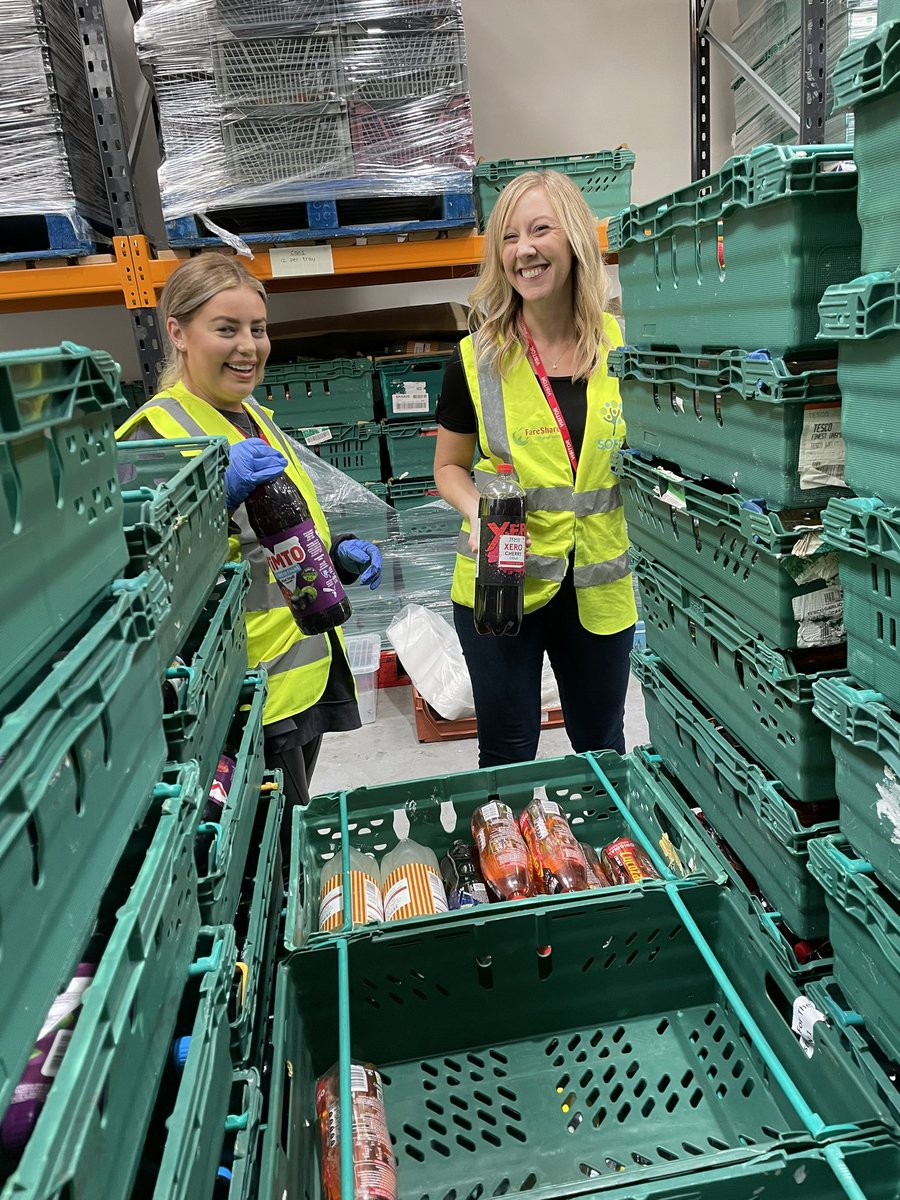 juls_thousand's tweet photo. Fab day #volunteering for @FareShareUK with @PremierFoodsPLC giving back to our #communities https://t.co/7qGMfrgpUl