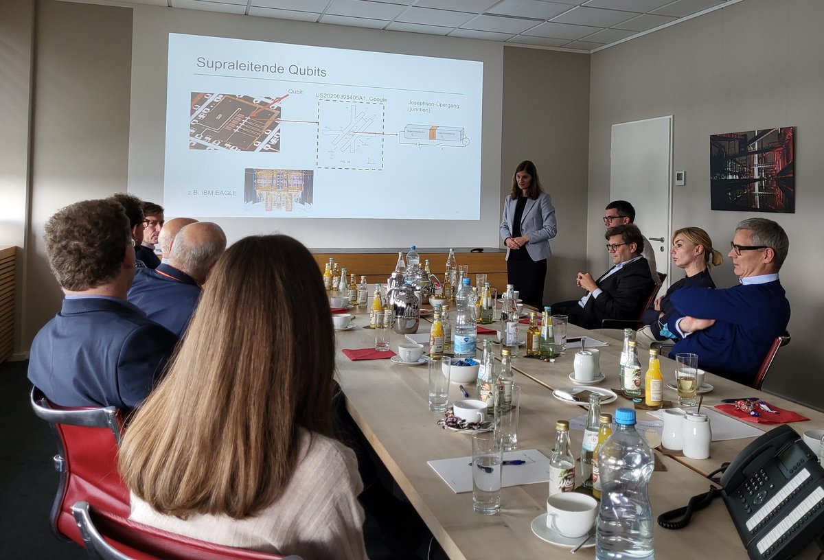 A very warm thank you to our colleagues from patent attorney firm Leinweber &amp; Zimmermann, who paid us a visit today. Dr Christina Kraus gave us an extremely exciting introduction to the field of quantum computing, had our full attention and patiently answered countless questions.