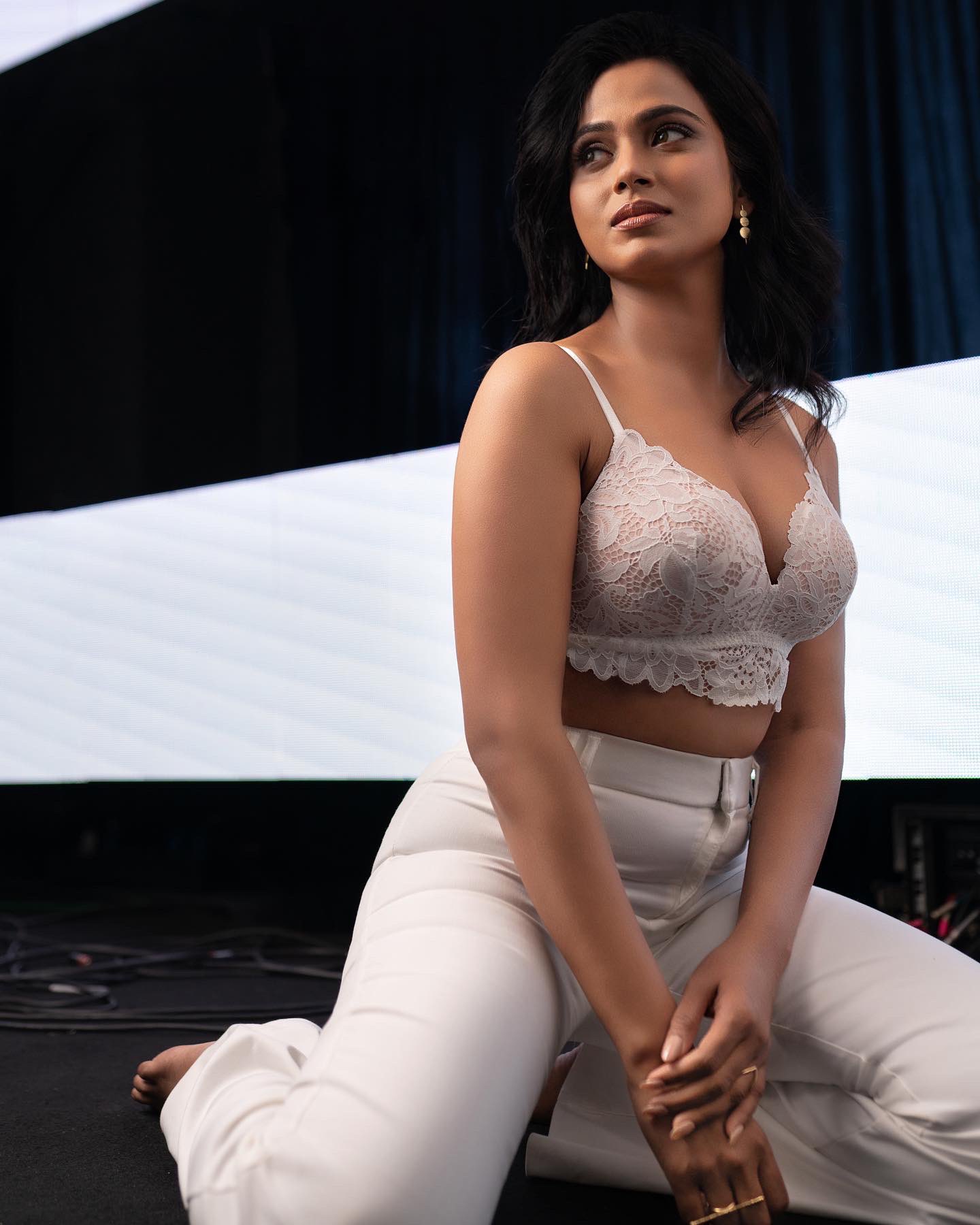 Movie Updates on X: Sizzling Photoshoot Stills Of RamyaPandian 🤍🔥✨  @iamramyapandian Ramya t.con5a62mRqAR  X