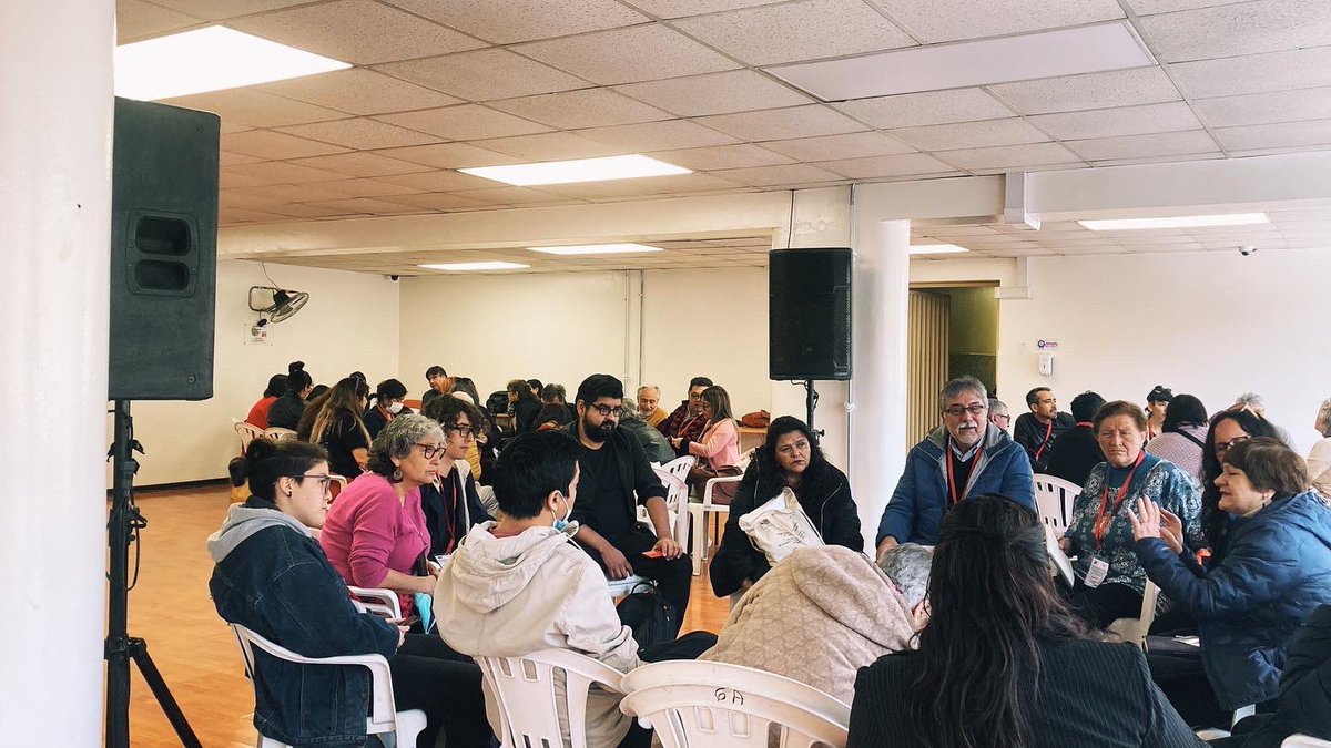 ciudadaniacl's tweet photo. Hoy continuamos con el diálogo y discusión de las reflexiones entre representantes de Sitios de Memoria de diferentes regiones del país en este segundo Encuentro Nacional de Sitios de Memoria.
#ciudadaníacultural #memoria #ddhh #memoriayddhh https://t.co/kwG3rdzsDS