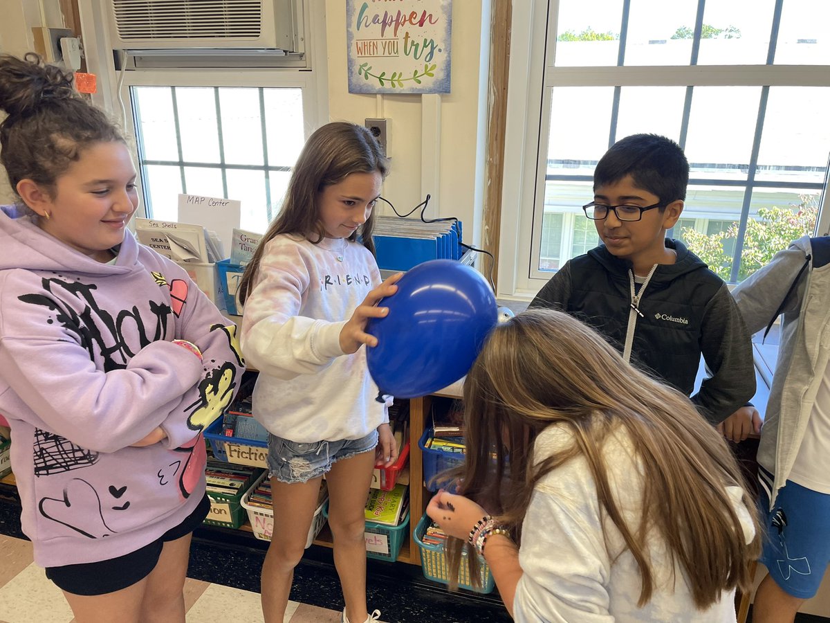 Making Static Electricity in Room 312 <a href="/NorthSideEW/">North Side School</a> <a href="/Stefhoya/">Stefanie granville</a> <a href="/mrs_cpulgrano/">Christine Pulgrano</a> #ewlearns