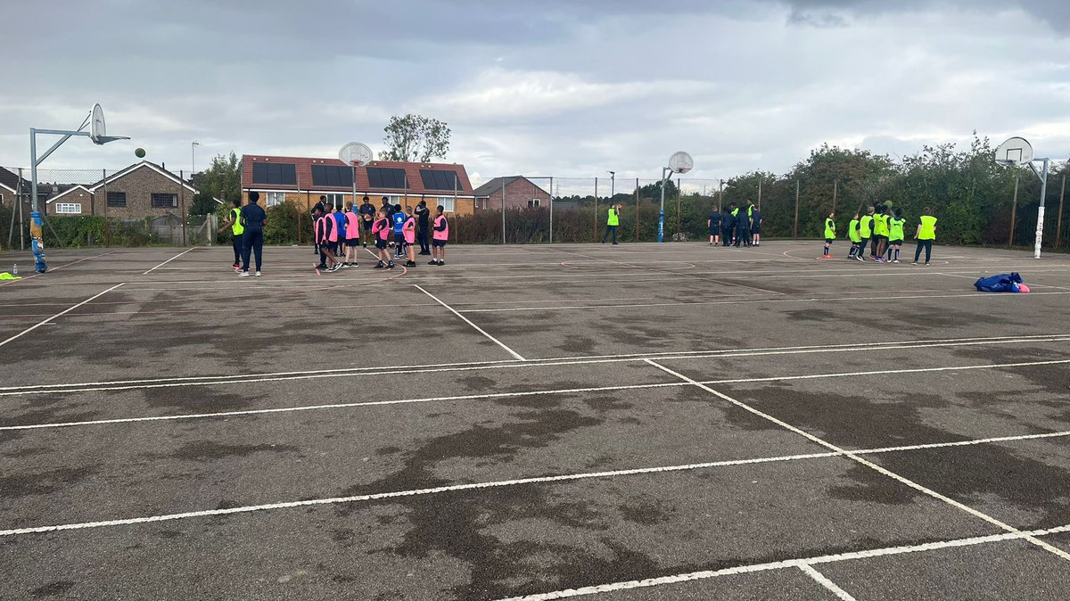 CNSPE1's tweet photo. 🏀 Yesterday, due to the Basketball Double Header after school and having no indoor space, our year 11 Basketball team put on a shooting clinic for our year 7 &amp; 8 Basketballer’s on the courts 🏀 https://t.co/3hWCtL9nDe
