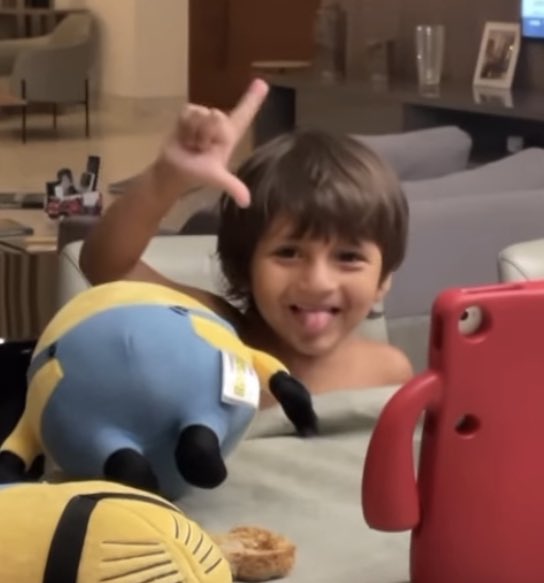 CoisasDoFlu's tweet photo. Esse é o Lorenzo da Sorte!

Repasse para que toda a Zika contra o Germán Cano seja anulada. https://t.co/uJcpANxoAK