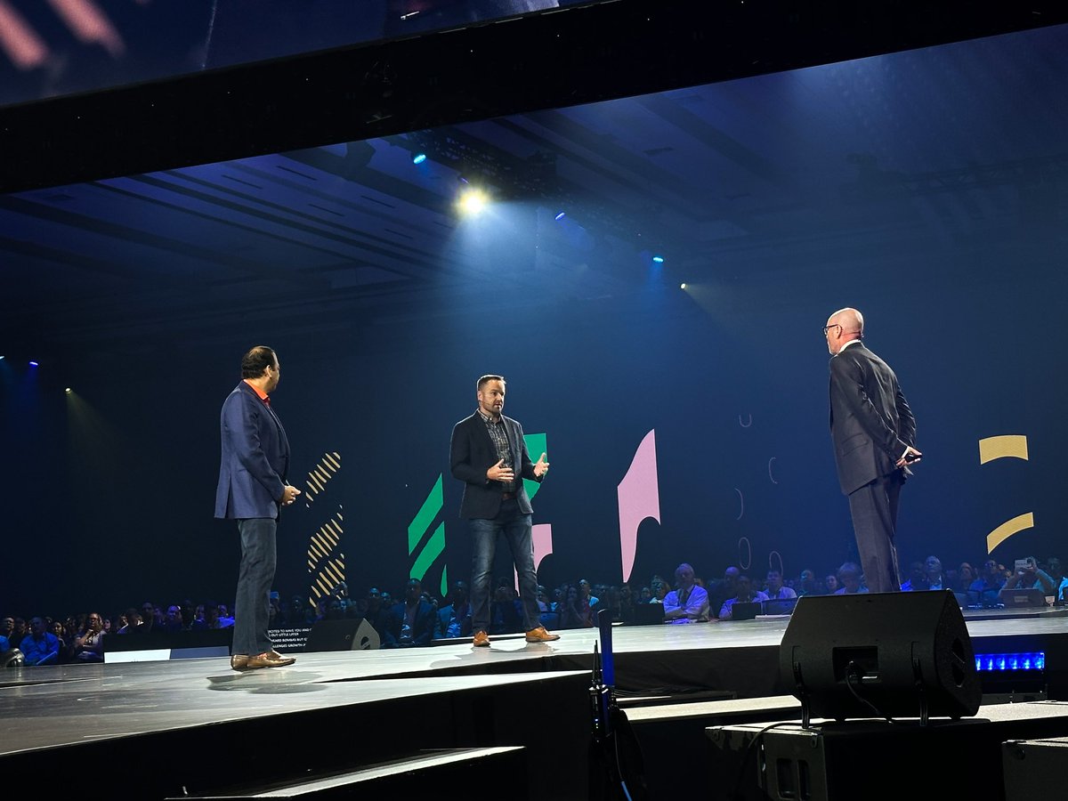 And now we welcome to the stage… VP of business systems for @Bombas John Wheeler and joint partner @Avalara’s Amit Mathradas! #SuiteWorld