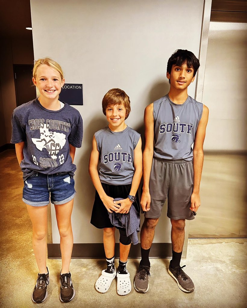 BoerneMSSouth's tweet photo. Future ready Wednesday with some 7th grade cross country kids mixed in! #bmss #boerneisd #futurereadywednesday #crosscountry https://t.co/7YJxIFIg1z