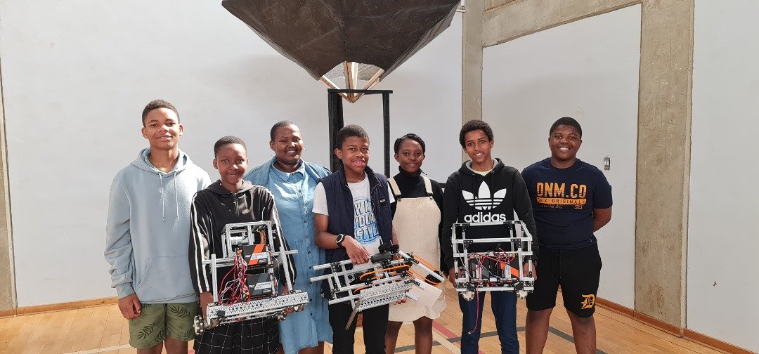 These 8 teenagers from Eswatini are invited to Geneva from 10-18 Oct for the FIRST 2022 Carbon Capture Challenge for their robotics invention.  Further support is needed for their trip. To contribute, urgently contact Mandla Sithole, Eswatini STEM Coordinator +268 7903 0345