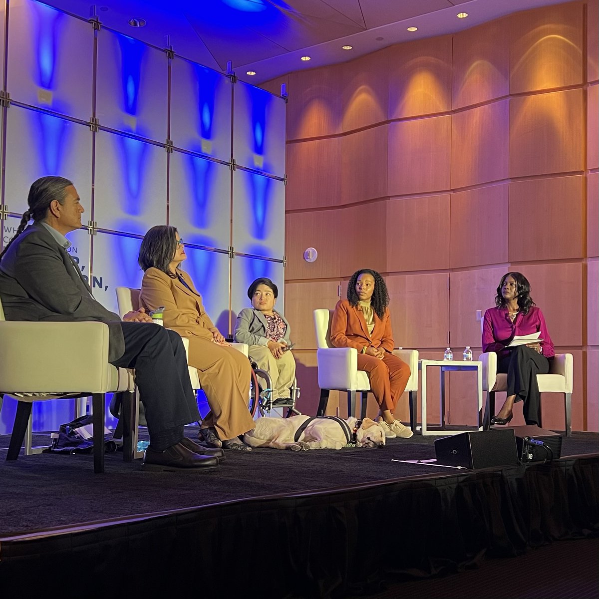 USDA's tweet photo. USDA Under Secretary Dr. Chavonda Jacobs-Young speaks with Dr. Maribel Campos-Rivera, Jimmieka Mills, Mia Ives-Rublee and Dr. Donald Warne on ensuring nutrition and food security research and policies account for all communities

#WHConfHungerHealth https://t.co/ZN4dTnVq6I
