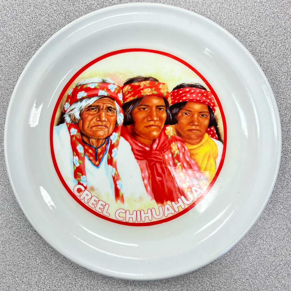 LBClaytonFWISD's tweet photo. Traditions 101: A new plate for our café collection! Thank you very much to Janelle &amp; Jayden Guadiana and family for sharing a piece of their familial roots from Chihuahua, Mexico! #traditions101 #platecollection #sweetlilybees @jillbalzer @anne_darr @shughes321 @APMontoyaFWISD https://t.co/FPlc3WYpEY