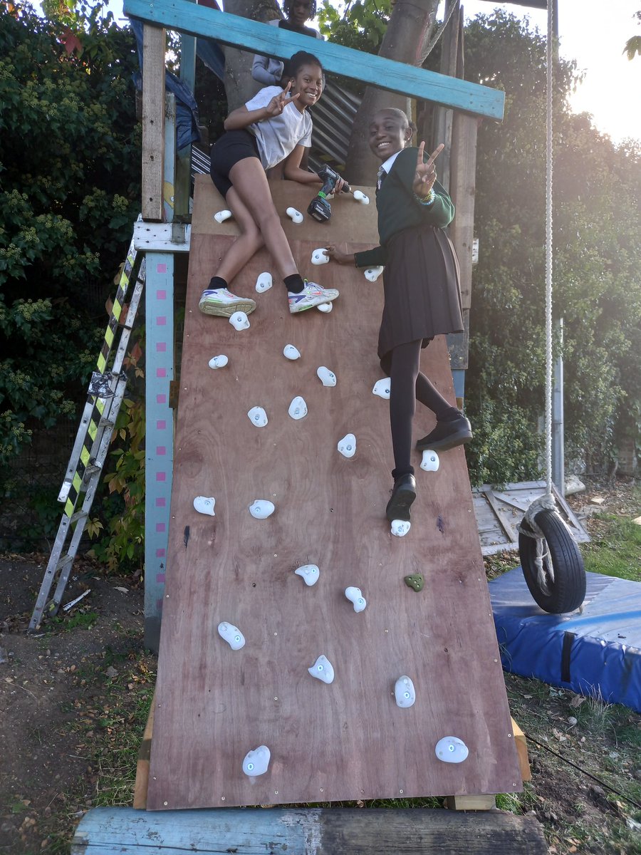 HighTreesCDT's tweet photo. Our young people are back to work with the rock climbing wall! #buildingyoungbrixton #hightrees  @bybrixton @lambeth_council https://t.co/DXaHVuFBeC
