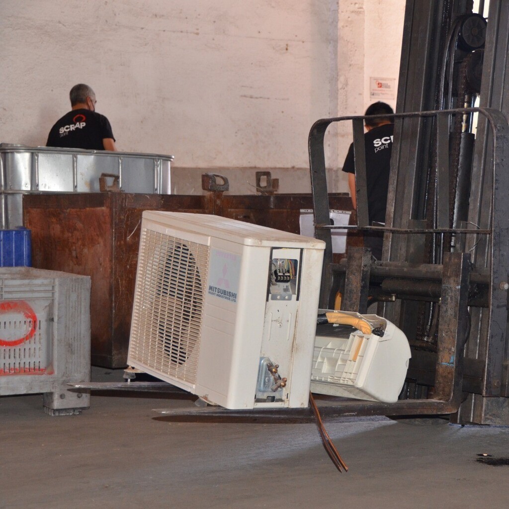 En Scrap Point estamos autorizados para la gestión de aires acondicionados, con lo que te aseguras que los gases y todos los componentes de tu aparato viejo se tratan correctamente. Porque nos gusta hacer las cosas bien hechas.

#ScrapPoint #Tarragona #C… instagr.am/p/CjDqLSxNSJP/