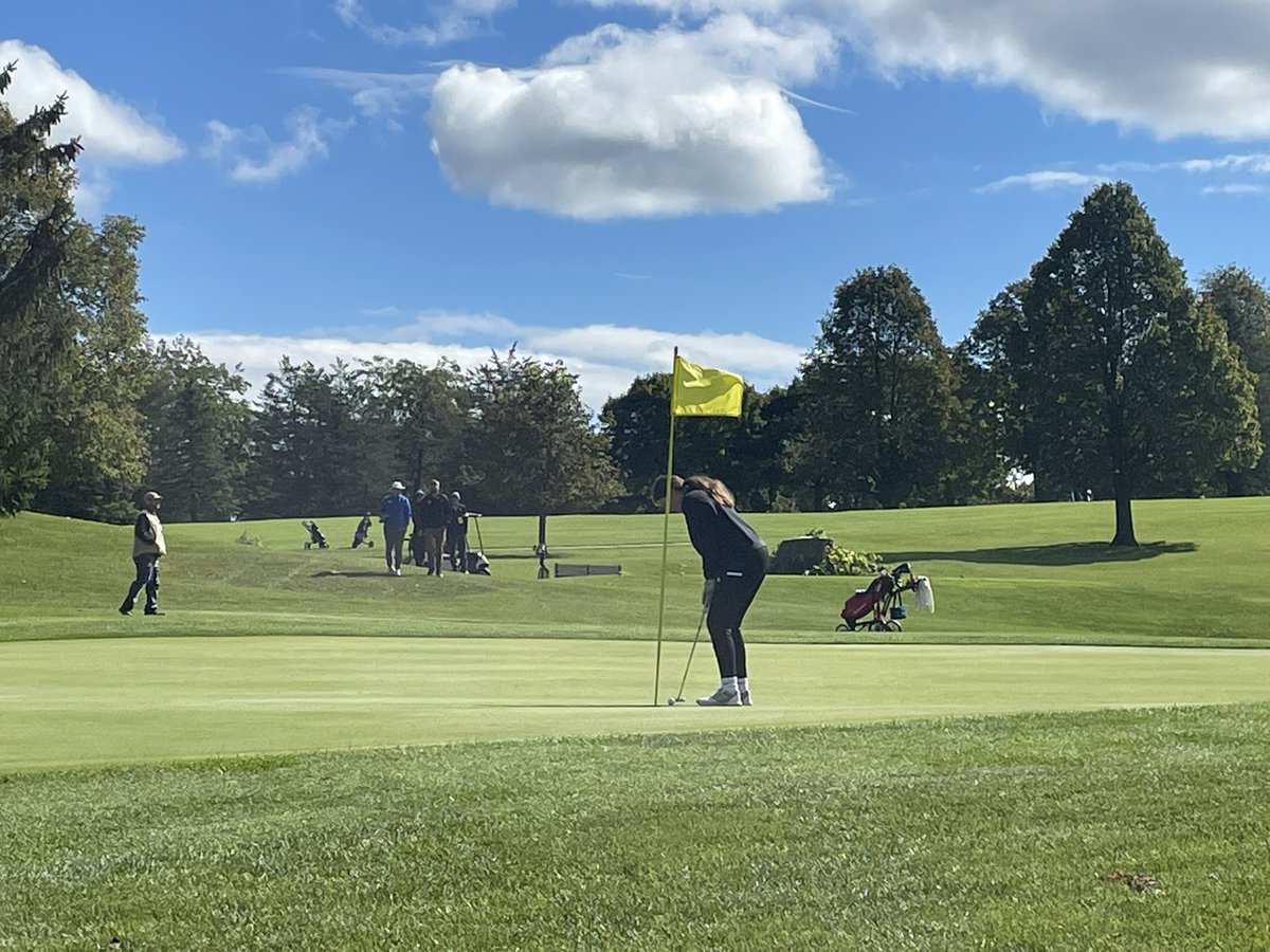 GoHHSathletics's tweet photo. Homestead Girls Golf currently playing at Mee-Kwon in the @wiaawi Regional. @HomesteadGG @hhsboosterswi @NorthShoreConf https://t.co/4Bxe9O4ay7