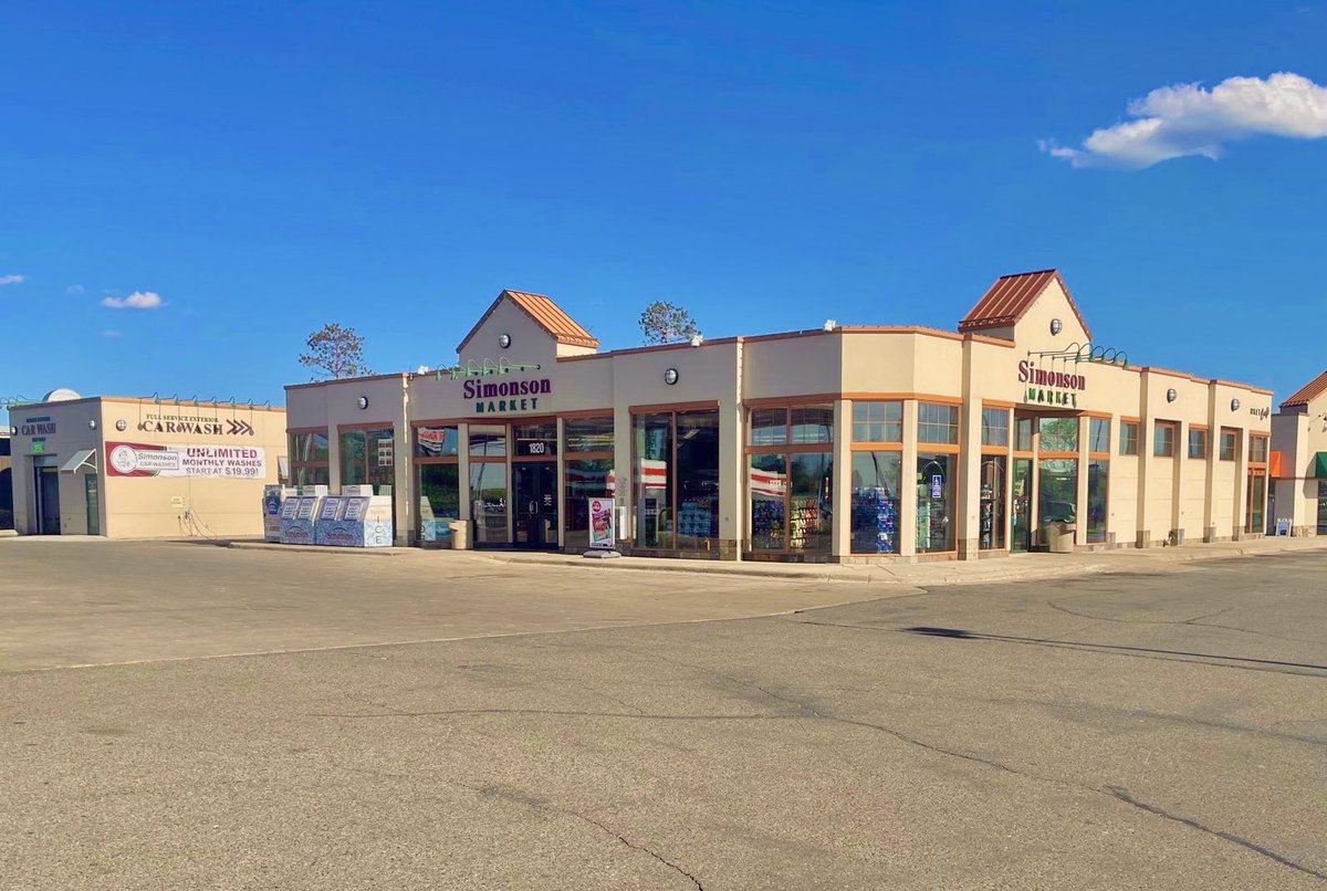 GoSimonson's tweet photo. Thank You Bemidji 🙌🏼

We’re excited to share that our Simonson Market was voted #1 as the Best convenience store and car wash in the Bemidji Area🥇

This wouldn’t be possible without the support of the people of Bemidji🤩
@bemidjipioneer 
•
#gosimonson #bemidjimn #bemidjipioneer https://t.co/YTLoAwimz2