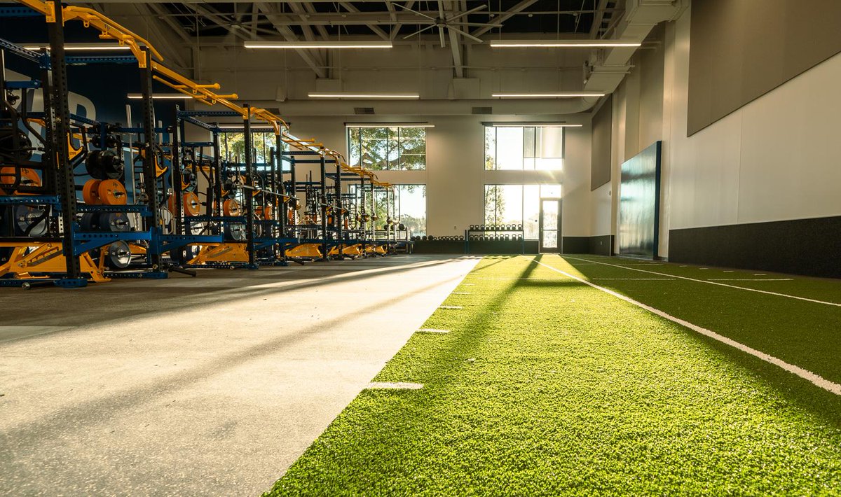 pomonacollege's tweet photo. Pomona-Pitzer’s new Center for Athletics, Recreation and Wellness opens Friday, October 14! Early access for students, faculty and staff from Pomona and Pitzer Colleges starts Oct. 10, with drop-in tours, wellness speakers and fitness classes. @Sagehens 

https://t.co/mYND5BQWY3 https://t.co/XPxRnJtXVf