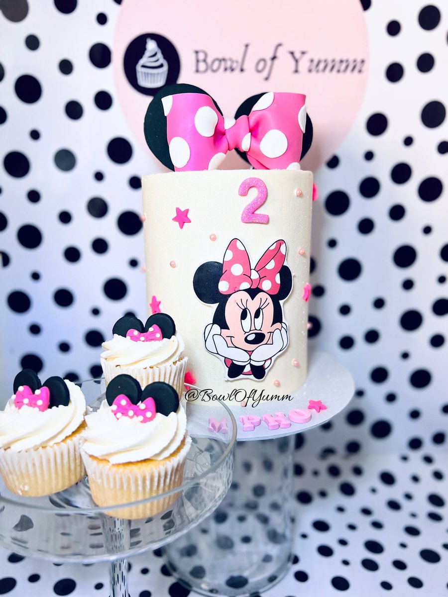bowlofyumm's tweet photo. Happy Birthday Mpho!! 🎂🎀 #Cake #BowlofYumm #Chocolatecake #Vanillacake #MinnieMouseCake #MinnieMouse #GirlTalkZA #GirlzTalkZa https://t.co/VhQFrVjnkW