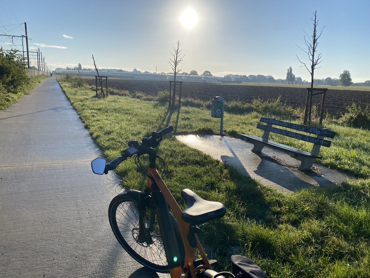 In vlaemsche velden #f4 #fietssnelweg  #woonwerk #slimnaarantwerpen @SlimnaarA