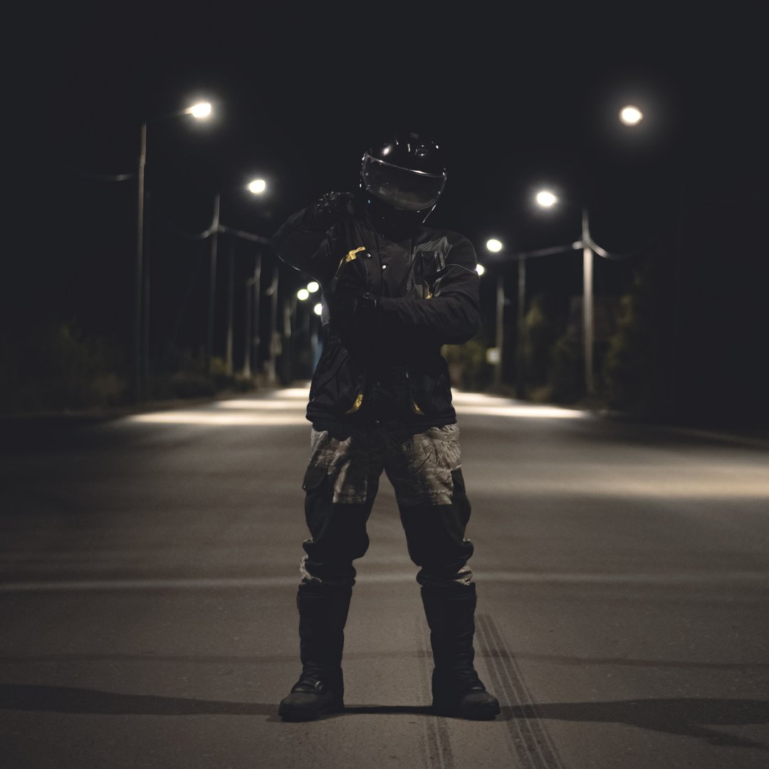 HeadyHelmets's tweet photo. Wherever you are, never ride alone. 

Let Quins smart safety system give you and your loved ones peace of mind.

#quin #quindesign #smarthelmet #sos #bluetooth #carbonfibre #biker #motorcycle #motorbike #bikersofinstagram #bikerlife #sale #helmets https://t.co/hEXXGDr3k8