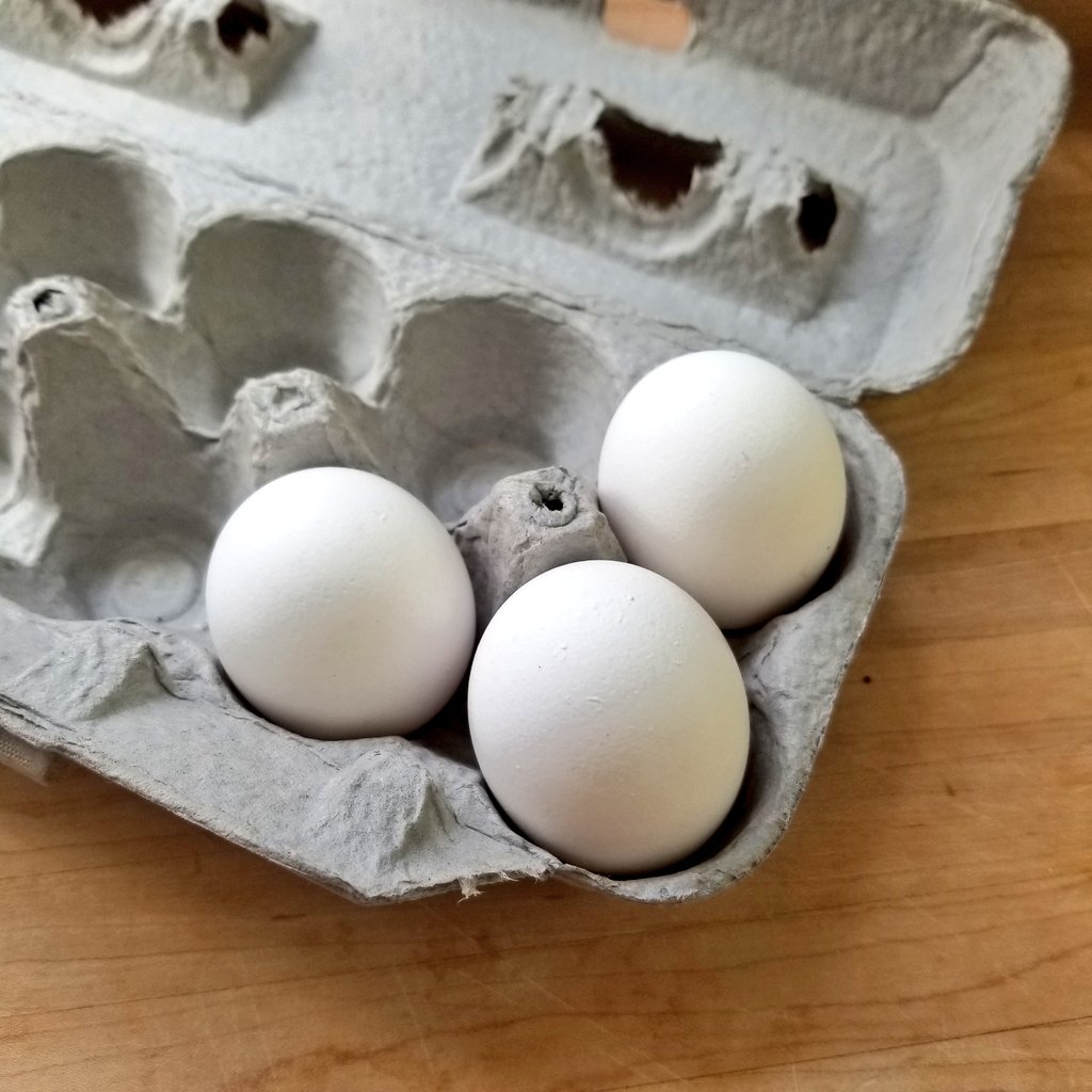 RemakingMonica's tweet photo. It's time to open my eating window & cinnamon egg pudding is a good start.
Blend 3 eggs, 5 oz water & cinnamon in a double boiler. Simmer covered (vented) til it's set. Add @redmondrealsalt.
What's your favorite egg dish?
#Carnivore #LowCarbLife #NSNG #ProteinUp #EatStrong https://t.co/cbQoHtflg4