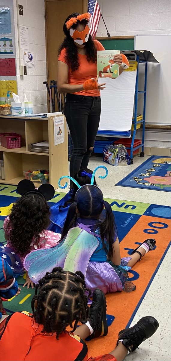 BelindaNowlin's tweet photo. Have you ever seen a Fox reading a book? 🦊 ⁦@AttendanceDISD⁩ ⁦@BurnetAllStars⁩ Thank you PTO! #prek3rocks 🧡 https://t.co/JFwx60ZlzT