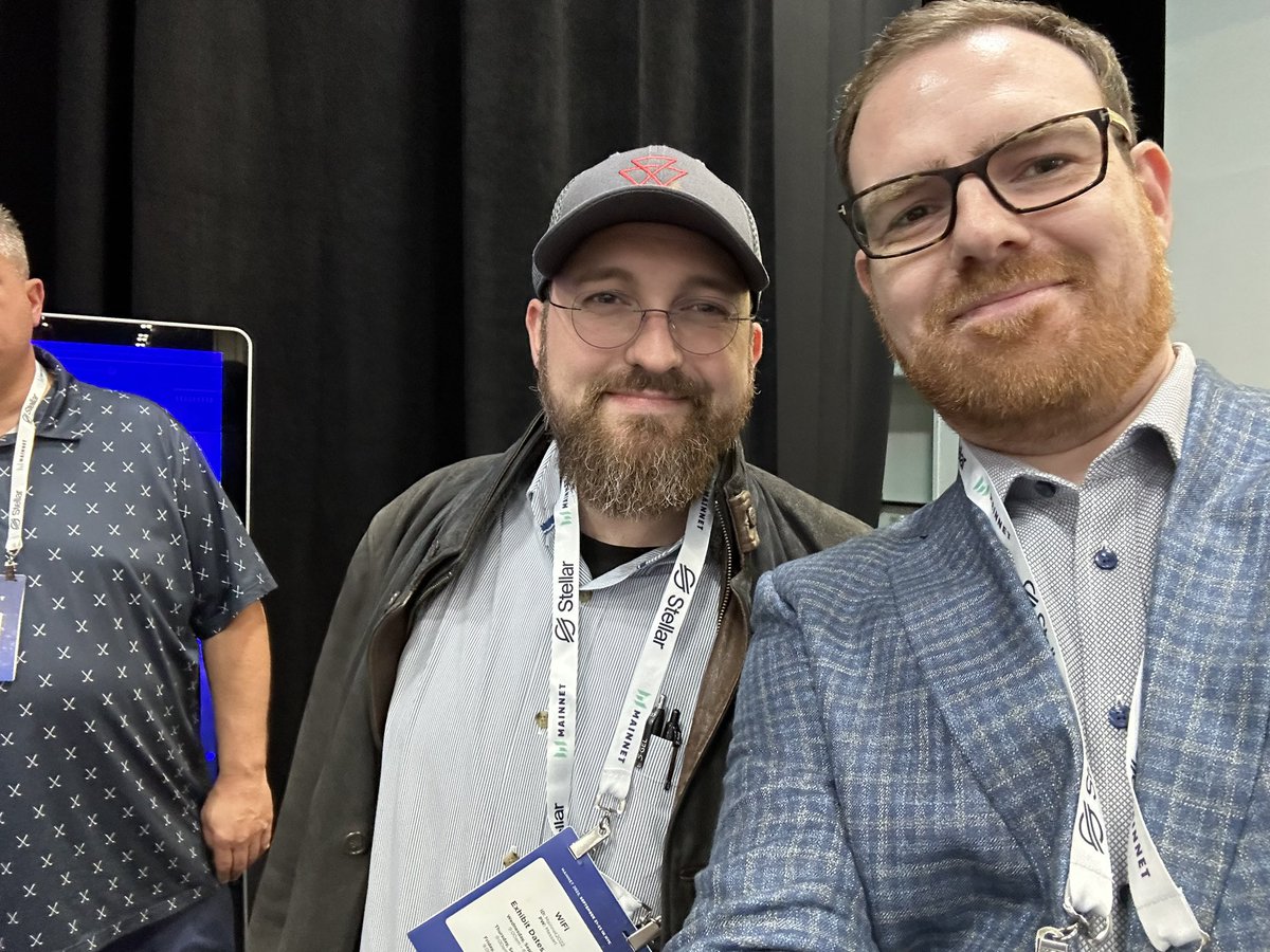 OrdinallyJohn's tweet image. Quick selfie with the man himself after his #Mainnet2022 fireside chat in New York last week .I’m jealous of his hat, gotta get me one. #cardano #CardanoCommunity