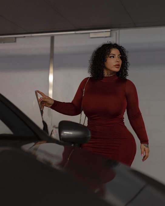 Watch Azita's leaked NSFW photo on TwXstars