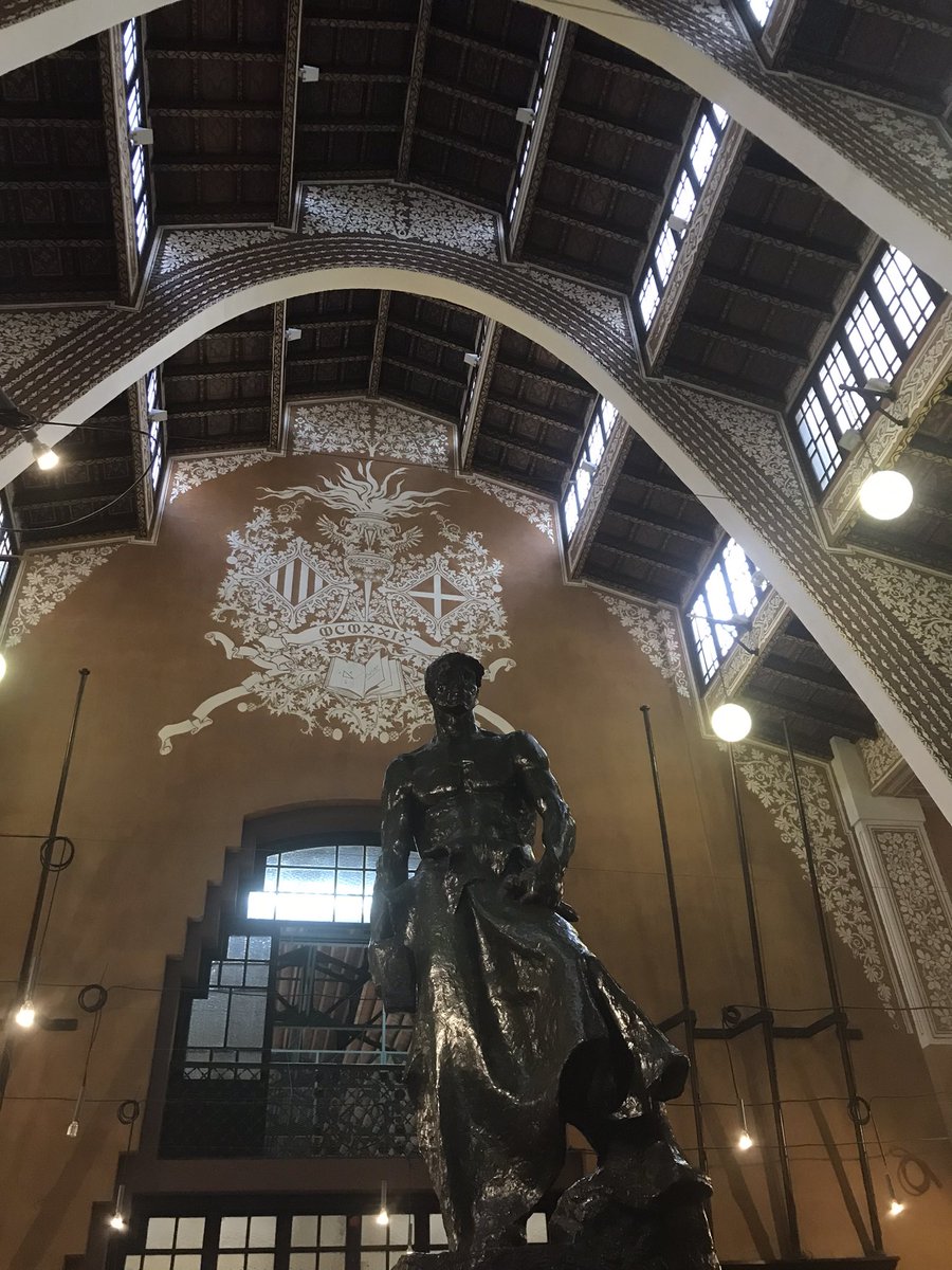 Merce_G's tweet photo. Entorns que inspiren. Escola del treball de Barcelona #educacio #hostoria #visio #pais @argeturv https://t.co/CHnk7O1Pcs
