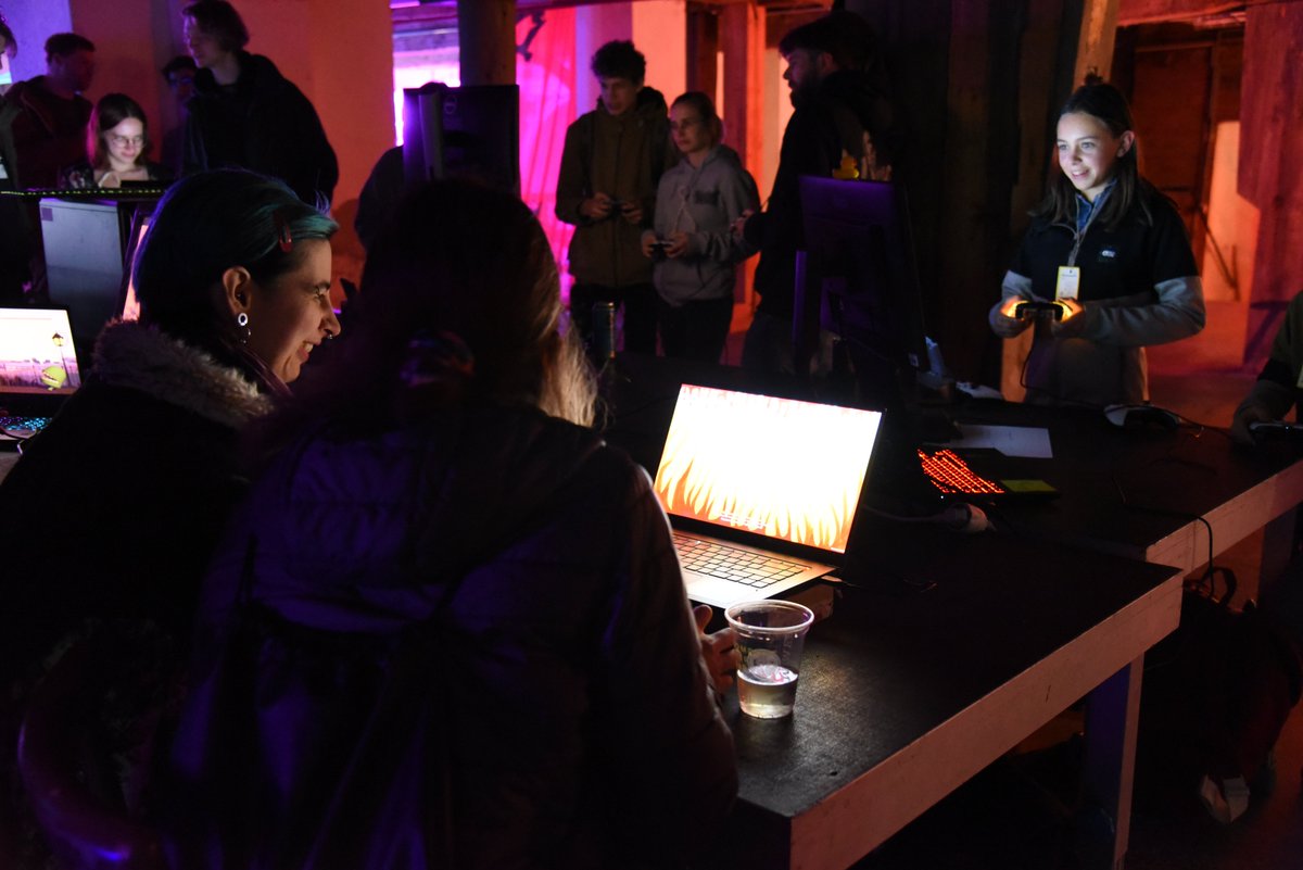 Redox_Interact's tweet photo. During this year’s "Jam Island" gamejam, 21 people have created 6 games within just 3 days 🤩 Thanks to @SchmiedeHallein @fhsalzburg @redbull and all participating smiths #gamejam https://t.co/EewwrB7qmR