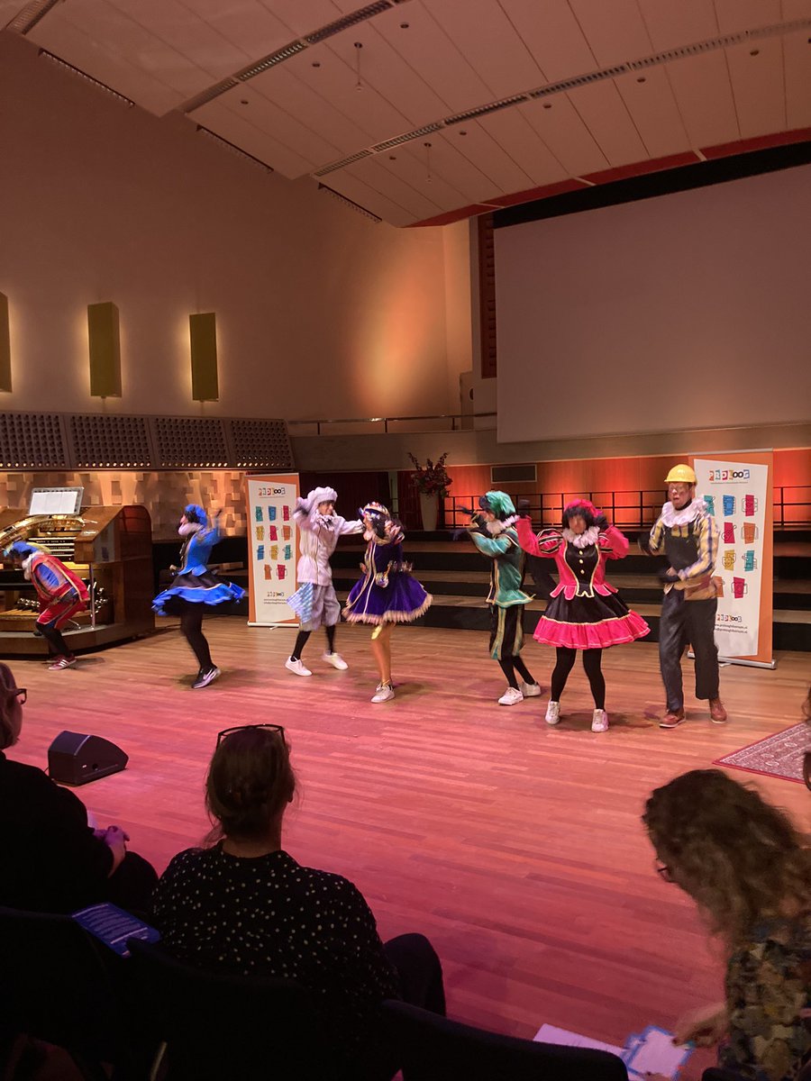 EDorssen's tweet photo. Vanmiddag de aftrap meegemaakt als meedenker en zo voor de Aftrap van het culturele aanbod voor Hilversumse jeugd. Was erg leuk! #Proloog https://t.co/K8NwtybGMg