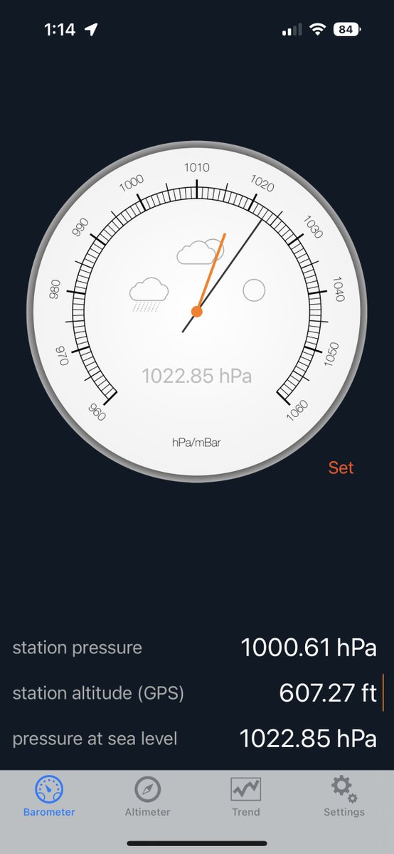 wxbrad's tweet photo. Remember your smartphone has a barometer built in download an app to view the data from your phone. If it’s dropping #Ian is still on the way, If it’s rising it’s moving past you. #flwx https://t.co/jE2NYKEhUm