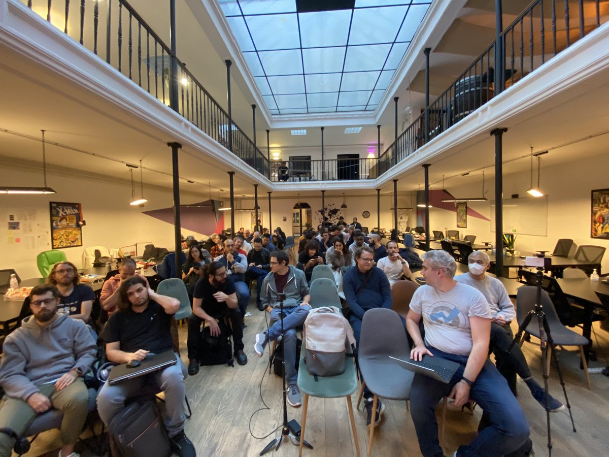 parisjs's tweet photo. Vous êtes venus nombreux ! On va presque manquer de chaises 😅 https://t.co/upfK7ggQrb
