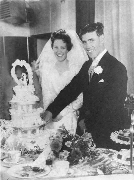BEdGaidhlig's tweet photo. Nanny and Pappy MacPhee celebrated 61 years of marriage yesterday. 

Last year for their diamond wedding anniversary we had an 8mm kodachrome film of their wedding digitised. It was amazing to see for the first time! Here’s the link: https://t.co/Guft0Rt8wU

#Benbecula #SouthUist https://t.co/PQYzCjkmWb