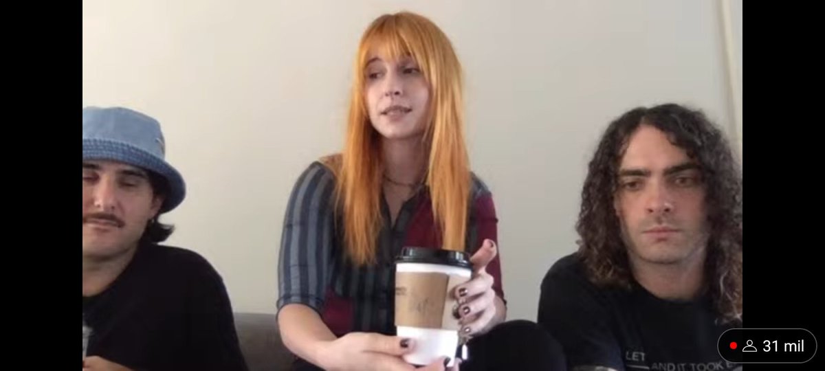 paramorebrasil's tweet image. O Paramore ao vivo no YouTube com o MICROFONE DESLIGADO! ALGUÉM AVISA! 🗣🗣🗣🗣