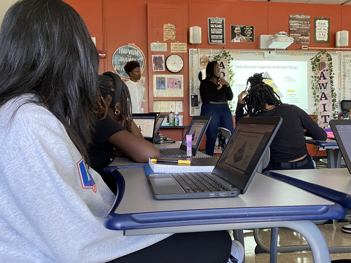 PublicNarrative's tweet photo. Site visit! PN is a proud collaborator in @BeNobleButler/@MedillSchool’s #IntroToJournalism pilot course, designed for Black &amp; Brown #highschool students interested in entering the journalism &amp; media creation fields. 

THNX Ms. Rahim’s class for having us today! #buildthepipeline https://t.co/t75cNvOHKk
