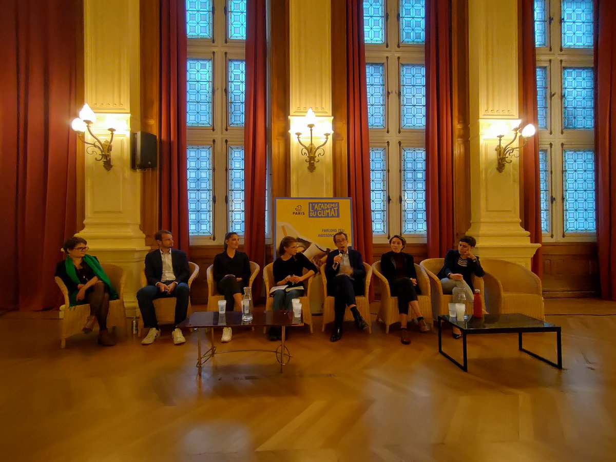 ReclaimFinance's tweet photo. Les porteurs d’alternatives @Helios_do, @Green_Got_, @credit_coop_, @LaBanquePostale, @laNef_ participent au débat animé par @PalomaMoritz. 

#ChangeDeBanque https://t.co/KNQgQ8dV9S