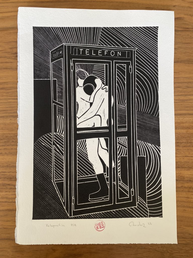 GomezDLeonMD's tweet photo. Kinky astronaut getting it on in a phone booth.
Engraved in linoleum. Untitled by Alberto Ordaz courtesy of #congrecito 2/ https://t.co/3vuGDt55Hp