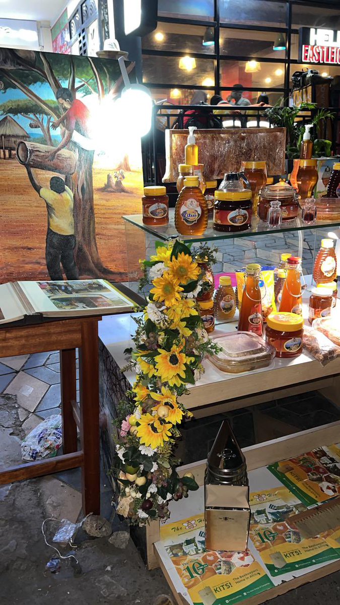 🔥Hot Sale🔥Discounted for 7 days only.

Honey in it’s natural raw form and more.

Simply dial: +254 726 326 311 / +254 706 349 748

#Eastleigh
#combhoney
#CABhives