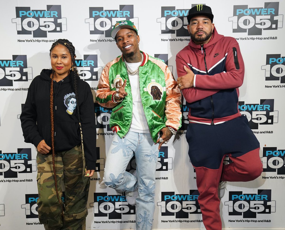 Power1051's tweet photo. Turn them radios π RIGHT NOW Cause you already know this #TORYLANEZ interview with #BreakastClub is bout be a DAMN GOOD one ππ Tune in LIVE β‘οΈ https://t.co/FQBH3TM9fp https://t.co/l5wZoPd93C