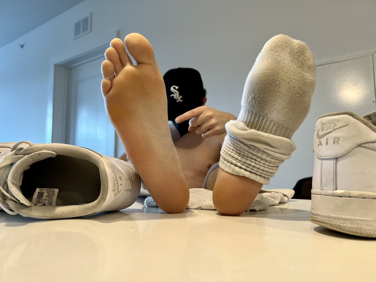 justinpageft's tweet photo. Get to it. Sniff until I tell you to stop. 😈 https://t.co/unCoGk47fx