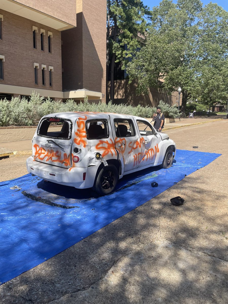 JesseJaramill's tweet photo. @CoachCarthel come hit our car!! #ΚΣ #ScamHouston https://t.co/Mw7xheZBDw