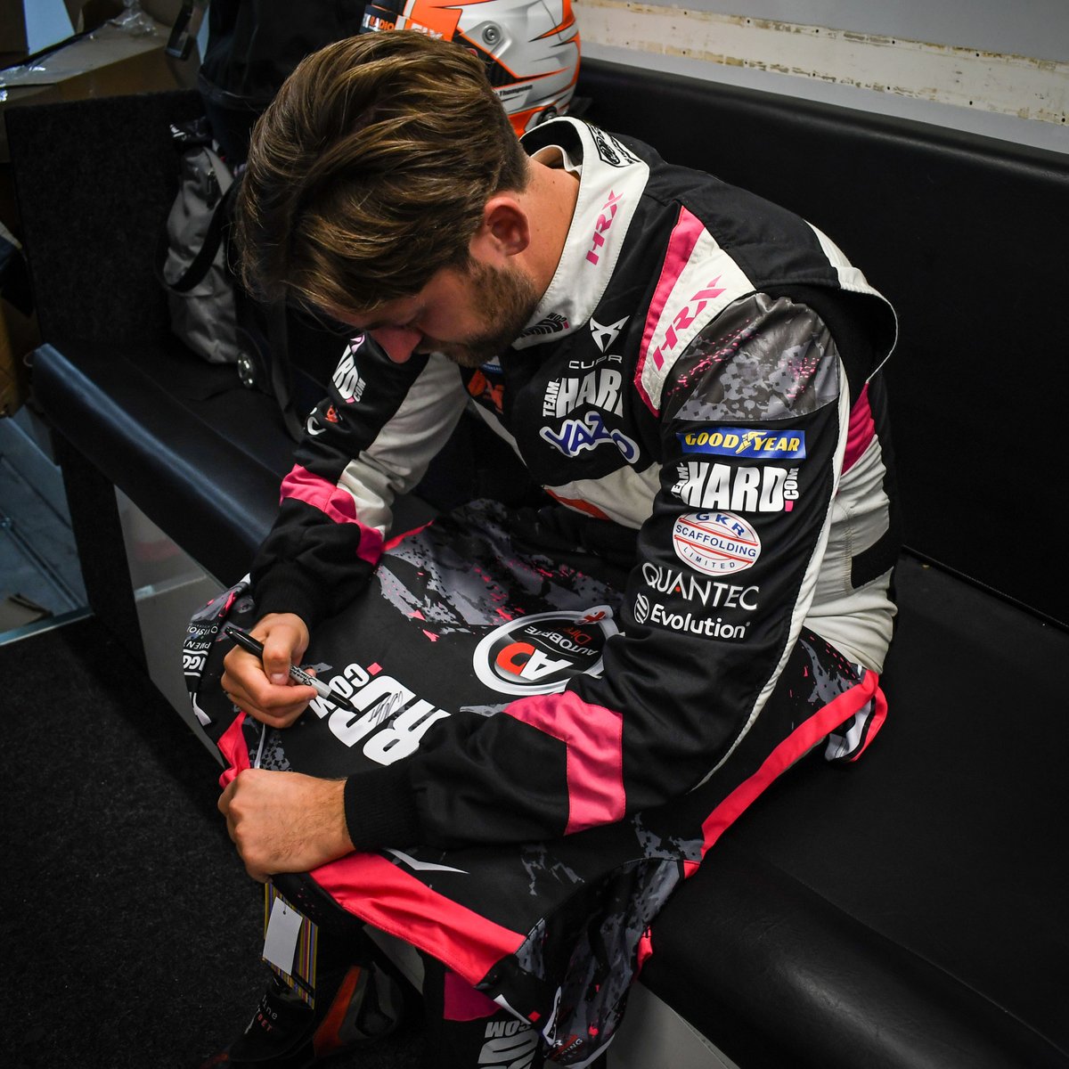 TeamHardRacing's tweet photo. ❗SIGNED SHIRT ❗

We've got a Team HARD. polo SIGNED by all 5 drivers and some of the personalities in the team.

To win:
📲Follow us &amp; @HarlequinSports  
👍Like this post
♻️Retweet
🏷️Tag 2 friends 
⠀
We will be announcing the winner on October 5th🎁

#TeamHARD #BTCC #Giveaway https://t.co/A0tBltqR6d