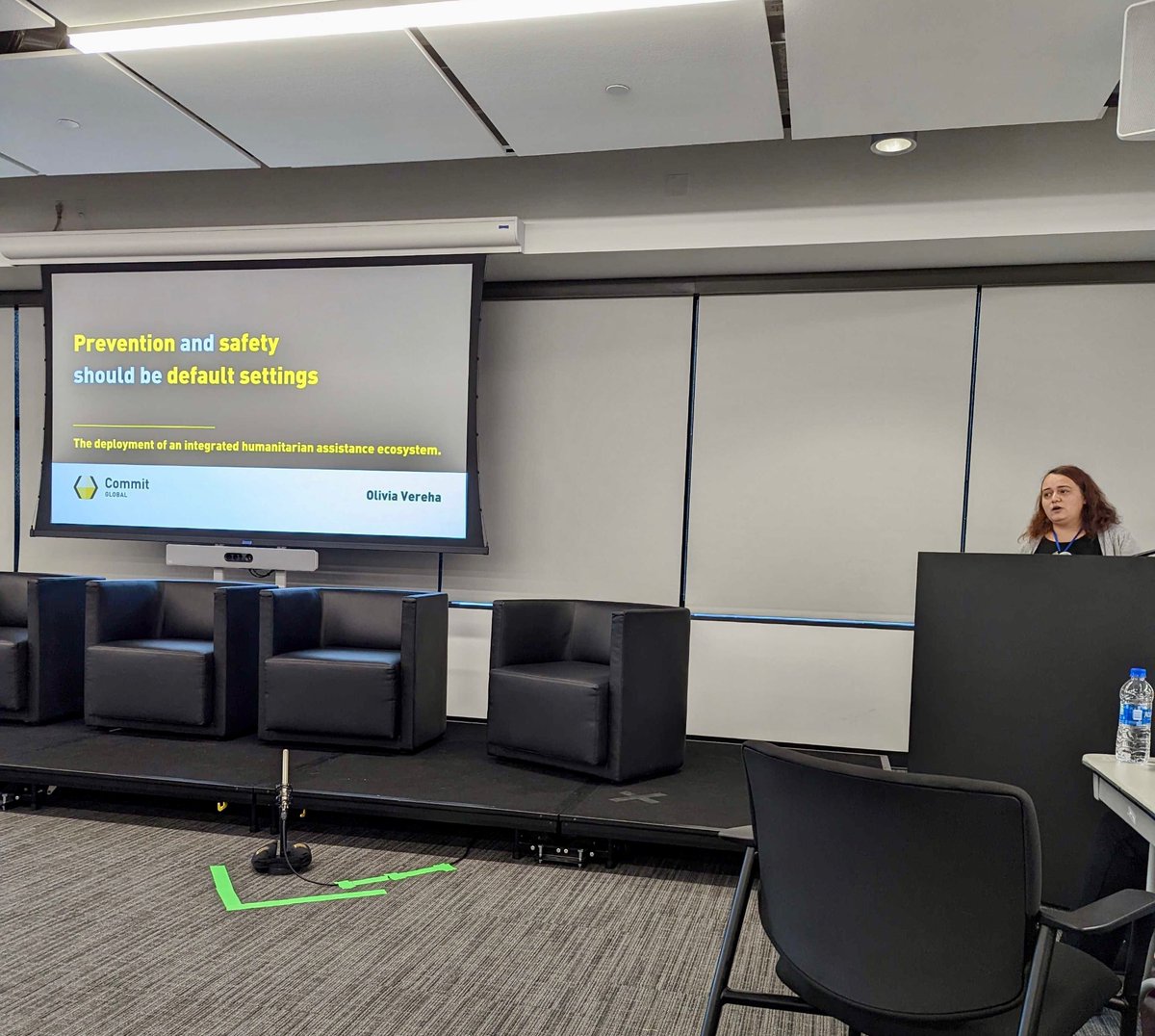 Commit Global tweet media