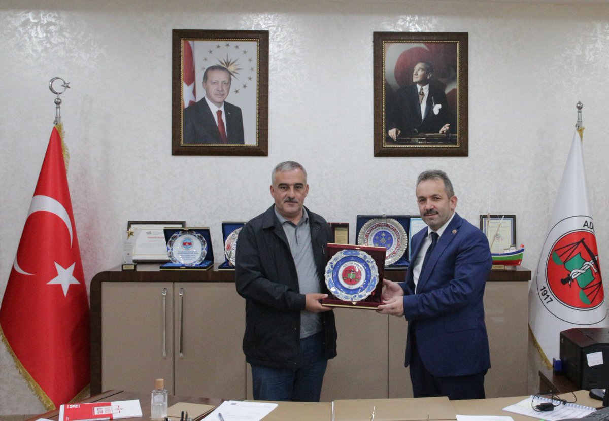 Azerbaycan Askeri Adli Tıp Kurumu Başkanı Albay Dr.Rahim Mammadov, Kurum Başkanımız Dr.Hızır Aslıyüksek’i ziyaret etti. Türkiye'nin kardeş ülke Azerbaycan'a Adli Tıp ve Adli Bilimler alanında eğitim desteği vermesi ve işbirliği yapılması konusu görüşüldü.