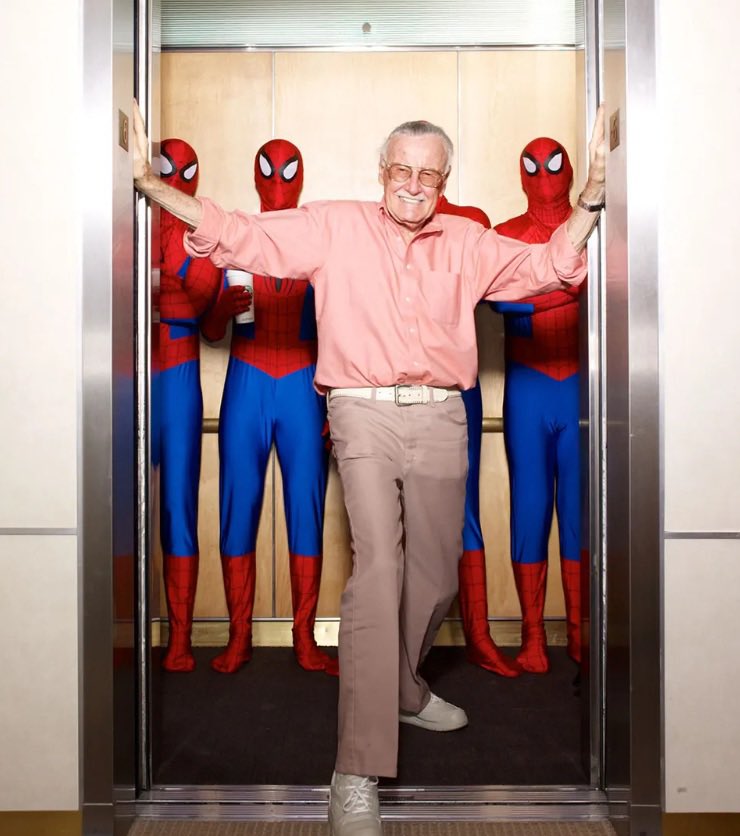 TheRealStanLee's tweet photo. One Stan + four Spideys = two photos to lift you up on this wondrous Wednesday.
#StanLee #StanLee100 https://t.co/GeotUCjIWK