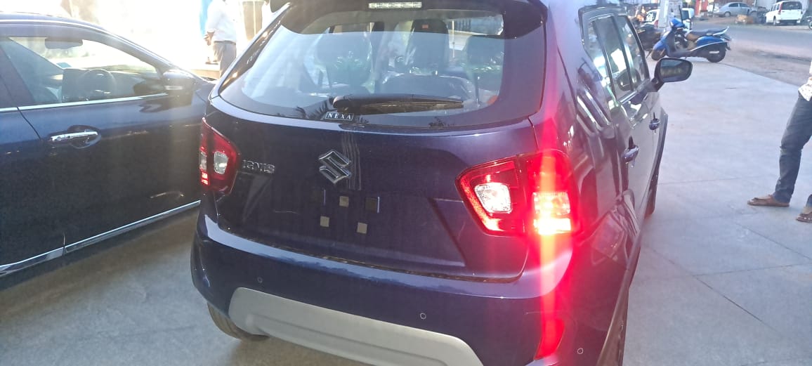 grapher_kid's tweet photo. @NexaExperience @MSArenaOfficial @Maruti_Corp @Vishnucars1 
Pay 7 Lakhs and get a brand new car that has dents and scratches.

The sales manager says will repaint the car and deliver.

Is this how you treat your loyal customers? 
#Justice #Nexa #MarutiSuzuki #poorcustomerservice https://t.co/eXGqYshPnr