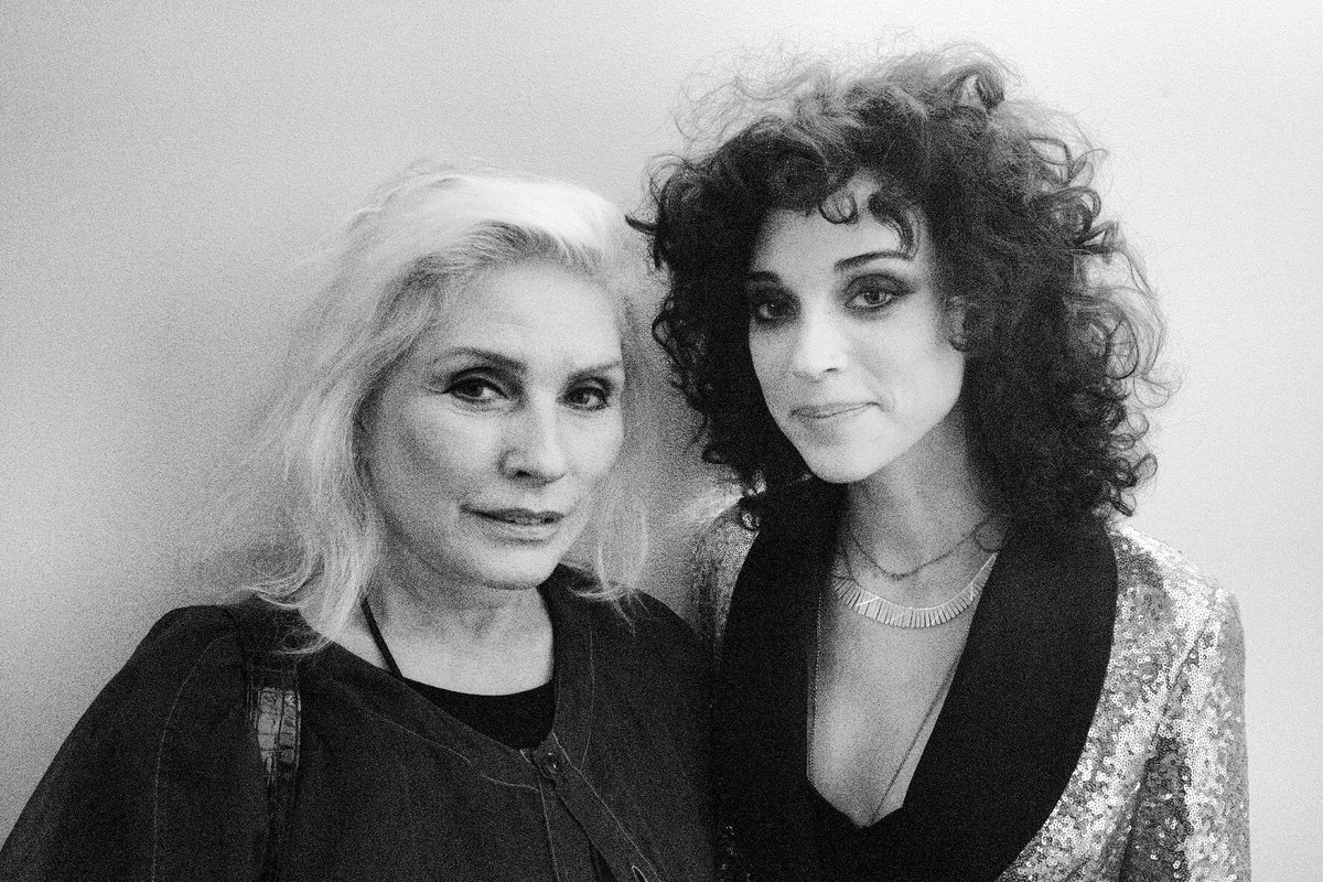 Happy birthday Anne @st_vincent 📸 @chrissteinplays