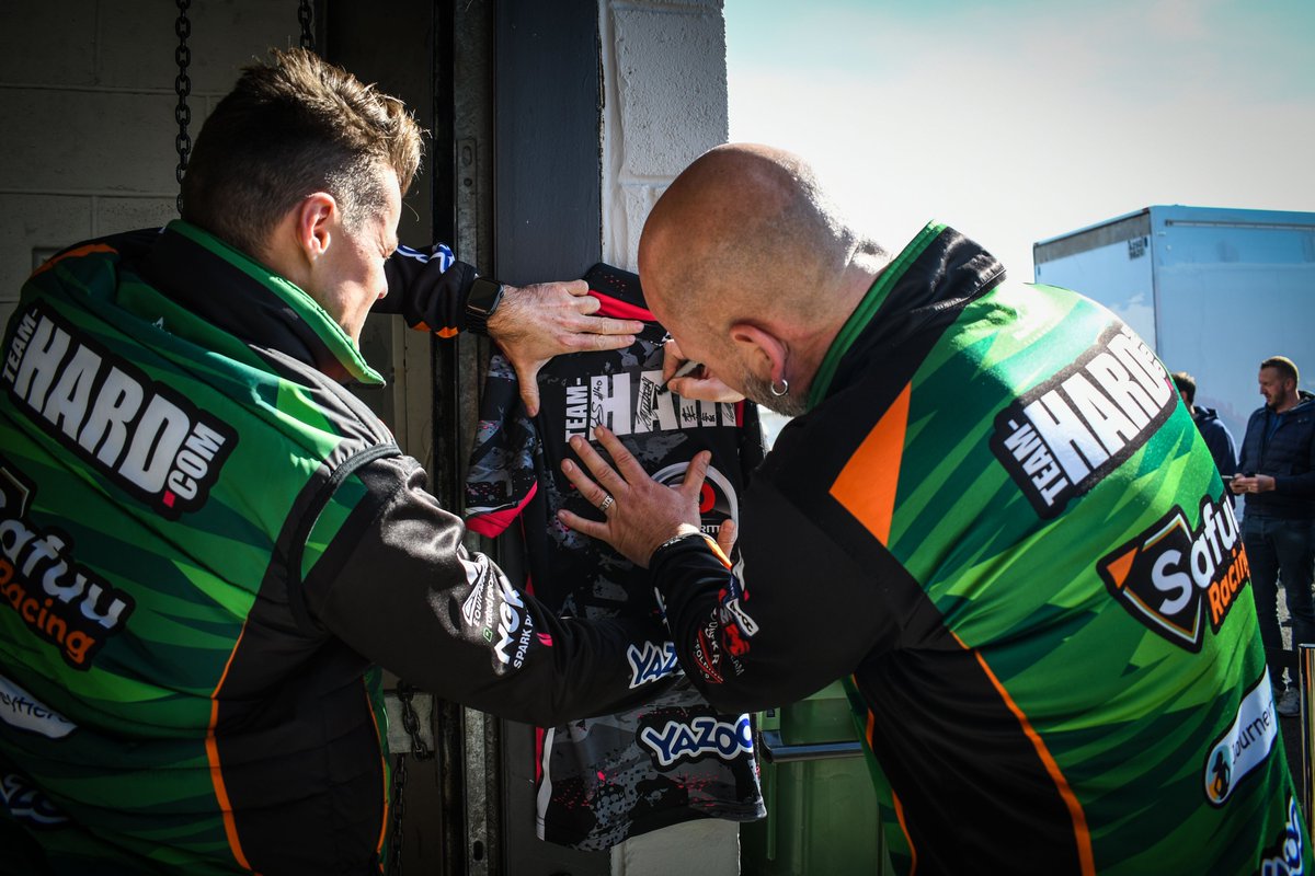 TeamHardRacing's tweet photo. ❗SIGNED SHIRT ❗

We've got a Team HARD. polo SIGNED by all 5 drivers and some of the personalities in the team.

To win:
📲Follow us &amp; @HarlequinSports  
👍Like this post
♻️Retweet
🏷️Tag 2 friends 
⠀
We will be announcing the winner on October 5th🎁

#TeamHARD #BTCC #Giveaway https://t.co/A0tBltqR6d