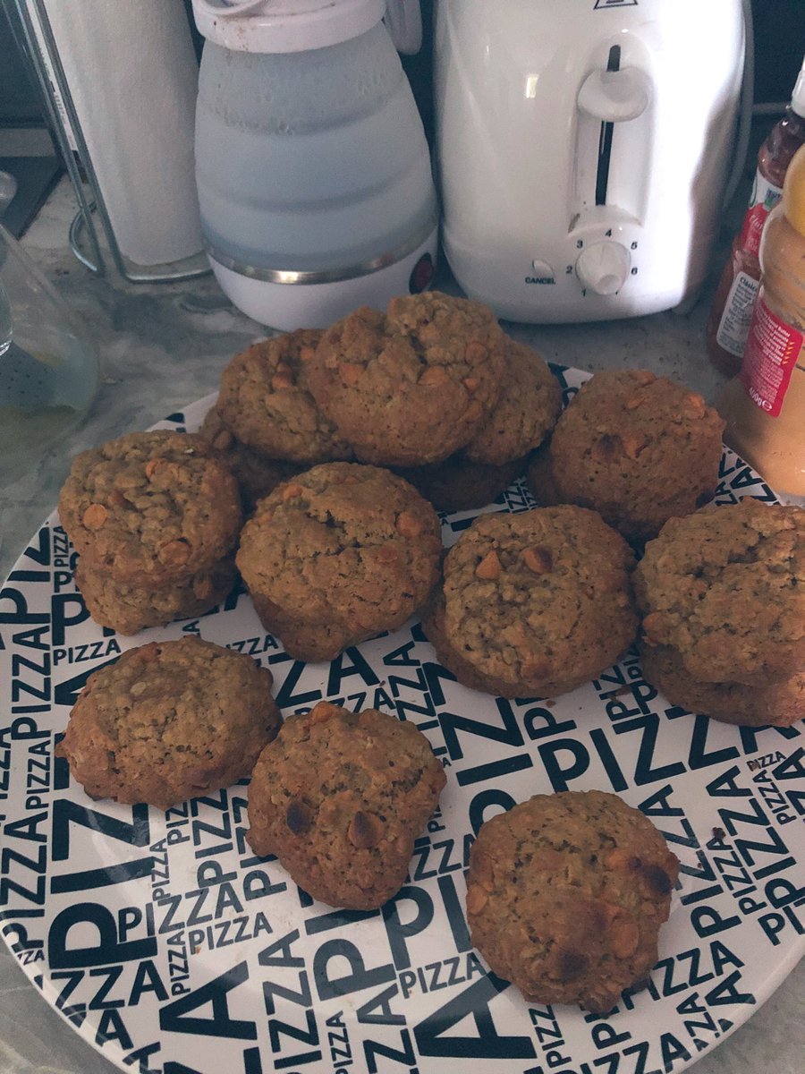 The fortnightly #phd supervisor bribes are finished: oatmeal scotchies