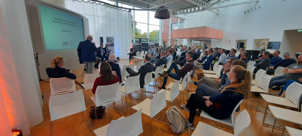 CorvanOers's tweet photo. Mooi om vandaag bijdrage te leveren  aan bijeenkomst 'Just Transitie fonds' WestBrabant. Ervaring inbrengen van @growing4future . Dank aan @Brabant @boakkerbouw @breda @Rabobank Hopen dat er mooie projecten worden geboren @nvrewin https://t.co/f8tCKinngh